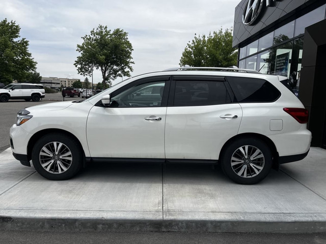 Nissan Pathfinder SL 2017 in Cars & Trucks in Lethbridge - Image 4
