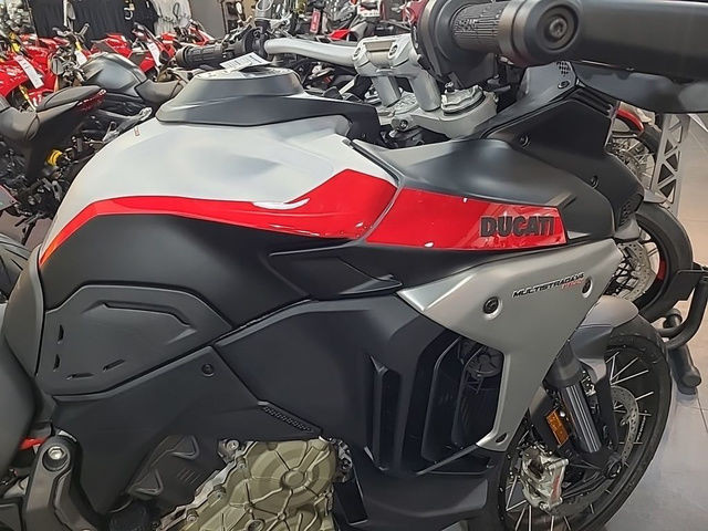 2024 Ducati Multistrada V4 Rally Brushed Aluminum & Matte Blac in Street, Cruisers & Choppers in Calgary - Image 3