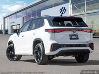 This Volkswagen Tiguan delivers a Intercooled Turbo Regular Unleaded I-4 2.0 L/121 engine powering t... (image 4)