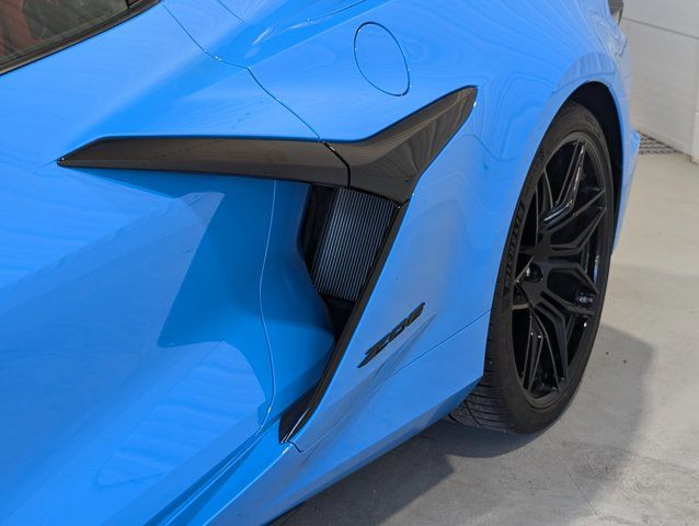 2025 Chevrolet Corvette 1LZCarbon Flash Badge Pkg in Cars & Trucks in Barrie - Image 4