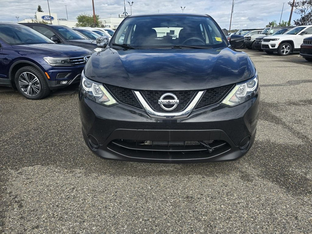 2018 Nissan Qashqai S 2.0L FWD | HTD SEATS | BLUETOOTH in Cars & Trucks in Calgary - Image 2