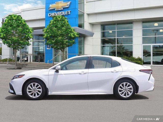 2022 Toyota Camry SE in Cars & Trucks in Oshawa / Durham Region - Image 3