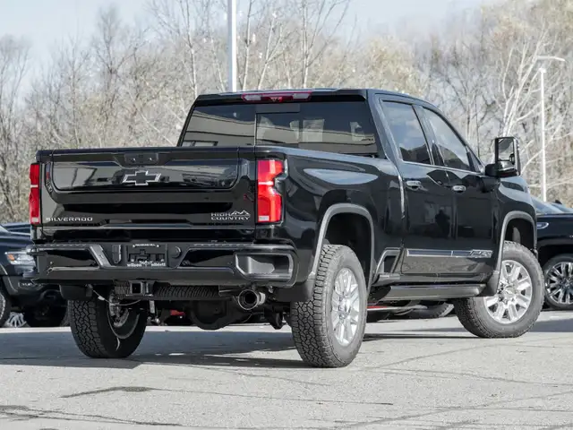 2025 Chevrolet SILVERADO 2500HD High Country- Diesel | Power Ret in Cars & Trucks in Markham / York Region - Image 8