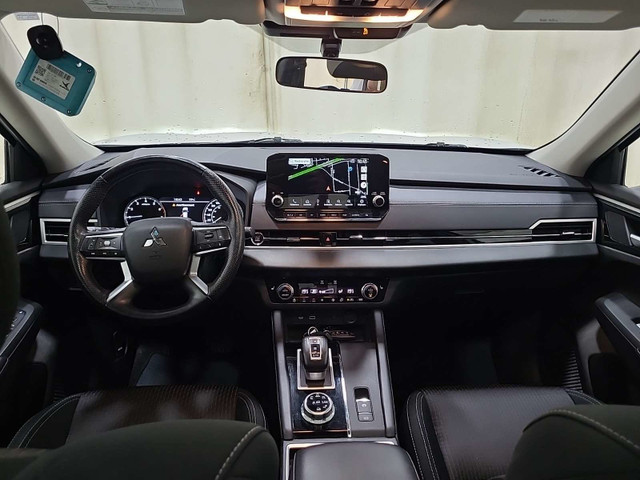 2022 Mitsubishi Outlander LE LE/AWD/6 PASSENGER/PANO/NAVI/24KM! in Cars & Trucks in Belleville - Image 2