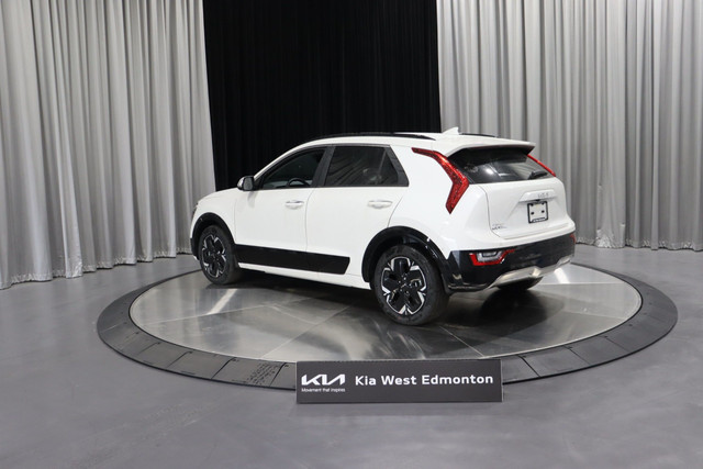 2023 Kia Niro EV Limited ALL ELECTRIC / HEATED/COOLED LEATHER... in Cars & Trucks in Edmonton - Image 4