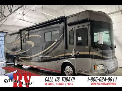 The 2010 Itasca Ellipse 40CD is a luxurious Class A motorhome designed for comfort and convenience....