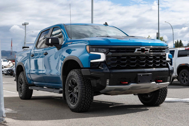2022 Chevrolet Silverado 1500 ZR2 6.2L V8, ZR2 Suspension Packag in Cars & Trucks in Kamloops - Image 3