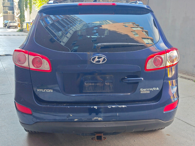 2010 Hyundai Santa Fe GL 3.5 in Cars & Trucks in City of Toronto - Image 3