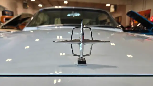 1966 Lincoln Continental in Classic Cars in Saskatoon - Image 3