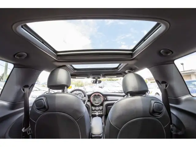 2018 MINI Cooper Hardtop COOPER | HEATED SEATS | SUNROOF | CLEAN in Cars & Trucks in Winnipeg - Image 6