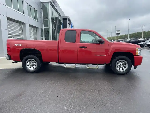 2011 Chevrolet Silverado 1500 LS Cheyenne Edition in Cars & Trucks in Calgary - Image 11