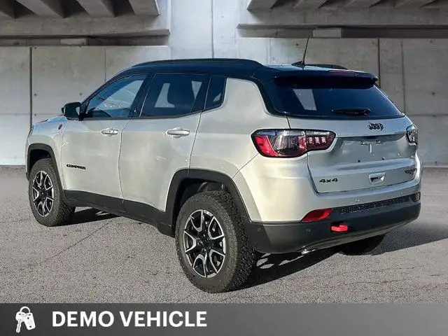 2024 Jeep Compass Trailhawk | 2.0L Turbo | Driver Assist Group dans Autos et camions dans Tricities/Pitt/Maple - Image 6