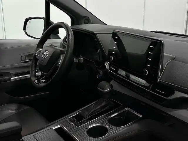 2021 Toyota Sienna AWD XSE TECHNOLOGIE - TOIT OUVRANT - INT. CUI in Cars & Trucks in Québec City - Image 30