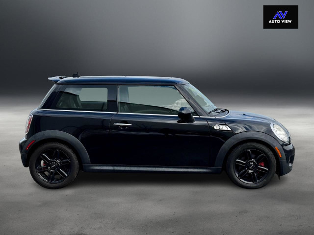 2010 MINI Cooper Hardtop S **6 SPEED MANUAL** in Cars & Trucks in Hamilton - Image 4