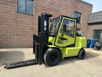 Clark CGP55 12000LB 3-Stage Propane Forklift with CAB