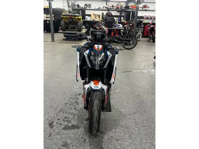 2024 KTM 390 DUKE in Sport Touring in Granby - Image 8