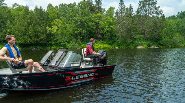2023 Legend R15 With Mercury 25 ELPT 4-Stroke and Glide-on Trail in Powerboats & Motorboats in New Glasgow - Image 3