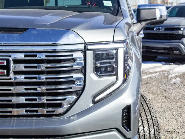 2025 GMC Sierra 1500 Crew Cab Short Box 4-Wheel Drive Denali for dans Autos et camions dans Ville d’Edmonton - Image 10