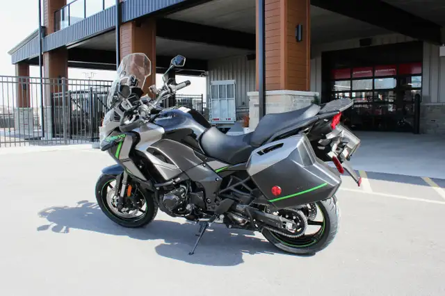 2025 Kawasaki VERSYS 1000 LT SE Motorcycle in Sport Touring in Trenton - Image 5