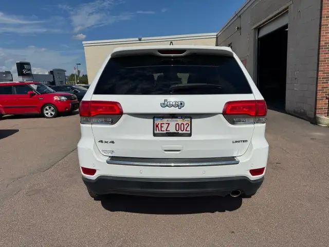 2016 Jeep Grand Cherokee Limited - Leather Seats in Cars & Trucks in Moncton - Image 7