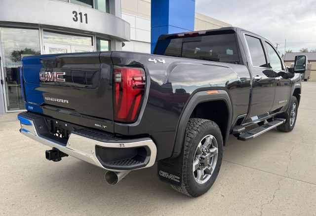 2025 GMC Sierra 2500HD SLT in Cars & Trucks in Regina - Image 2