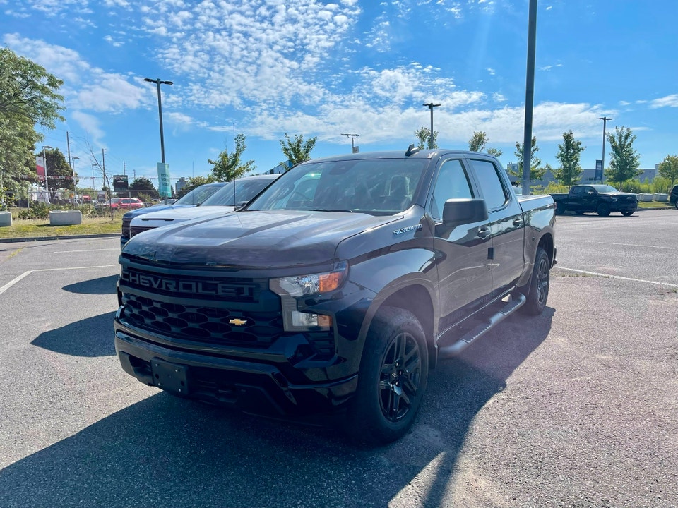 2022 Chevrolet Silverado 1500 Custom
