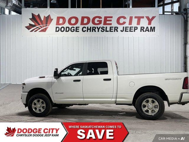 2025 Ram 3500 Big Horn 4x4 Crew Cab 6'4 Box in Cars & Trucks in Saskatoon - Image 2