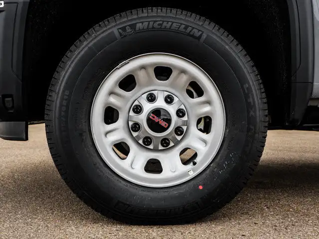 2025 GMC Sierra 3500HD Pro dans Autos et camions dans Comté de Strathcona - Image 13