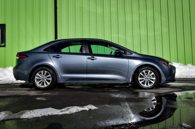 2024 Toyota Corolla LE • HEATED SEATS • APPLE CARPLAY • LOW MILE in Cars & Trucks in Ottawa - Image 2