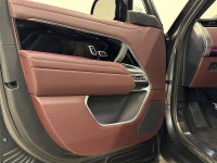 Le Land Rover New Range Rover P530 SE SWB 2023 est un VUS de luxe pleine grandeur doté d’un moteur V... (image 7)