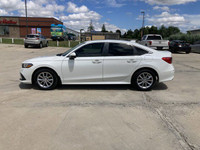 Engine: Gas 4cyl 2.0L L/100Km City: 7.7 L/100Km Hwy: 6.0 Safety Equipment Traffic Jam Assist ABS And... (image 9)