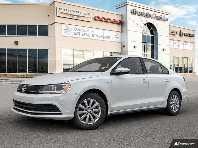 2016 Volkswagen Jetta Hybrid TSI DSG | Leather | Heated Seats in Cars & Trucks in Grande Prairie