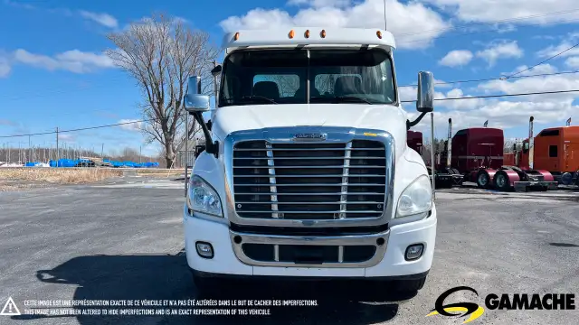 2011 FREIGHTLINER CASCADIA CA113DC DAY CAB in Heavy Trucks in Chilliwack - Image 5