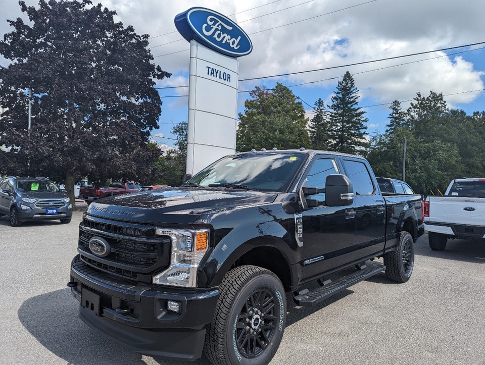  2022 Ford Super Duty F-250 SRW XLT *Black Appearance Pkg, 6.7L Diesel, Nav, Powerscope Mirrors, Tai