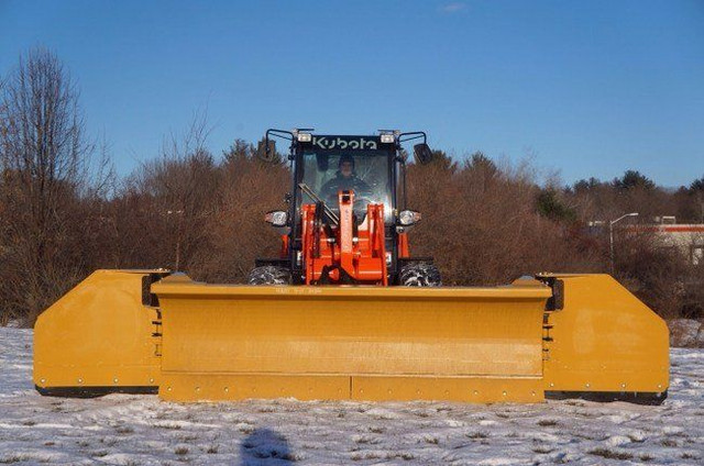 Horst 5200 Series Snow Pusher in Heavy Equipment in Peterborough