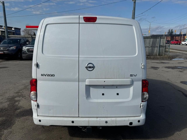 2020 Nissan NV200 SV, AUTO, NAVI, 4 CYLINDER, CERTIFIED in Cars & Trucks in London - Image 4