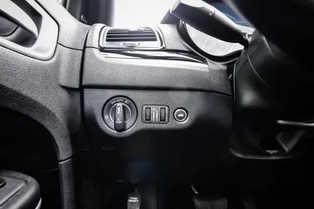 2022 Chrysler 300 S • SUNROOF • NAV • HEATED LEATHER • PREM. AUD in Cars & Trucks in Kingston - Image 13