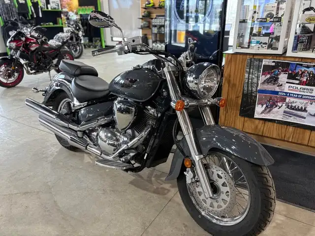 2023 Suzuki Boulevard C50 - Solid Iron Gray in Street, Cruisers & Choppers in Markham / York Region - Image 5