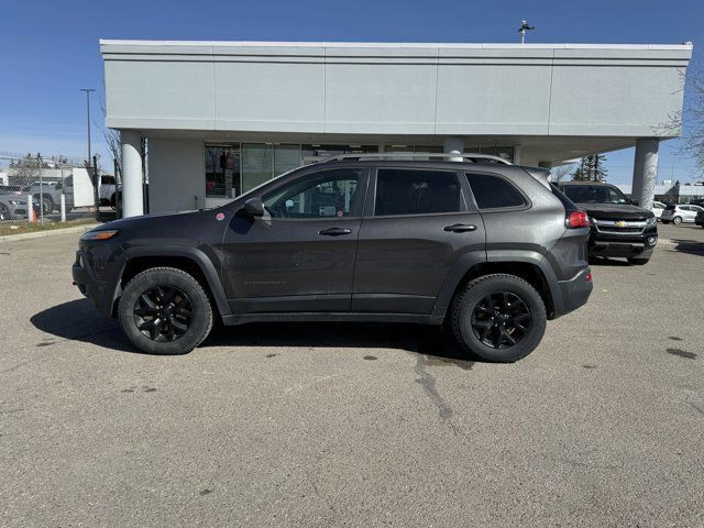 2016 Jeep Cherokee TRAILHAWK / LEATHER / TECHNOLOGY PACK in Cars & Trucks in Calgary - Image 2