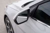 CLEAN CARFAX KEY FEATURES: ALUMINIUM ALLOY WHEELS | SUNROOF | WIRELESS APPLE CAR PLAY / ANDROID AUTO... (image 7)