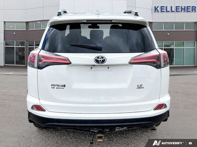 2018 Toyota RAV4 LE in Cars & Trucks in Brandon - Image 4