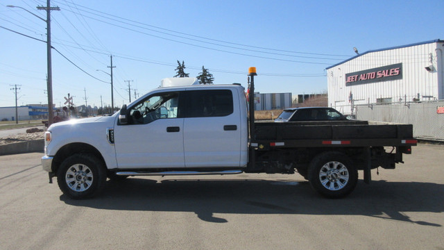 2020 Ford F-350 XLT Crew Cab FLAT DECK in Cars & Trucks in Edmonton