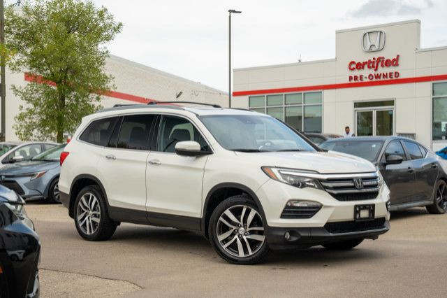 2017 Honda Pilot Touring in Cars & Trucks in Edmonton - Image 2