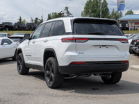 This Jeep Grand Cherokee has a trusty Regular Unleaded V-6 3.6 L/220 engine powering this Automatic... (image 4)