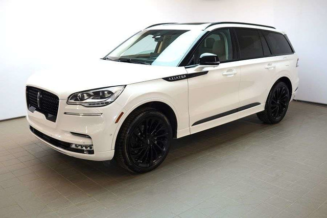 2023 Lincoln Aviator in Cars & Trucks in City of Montréal