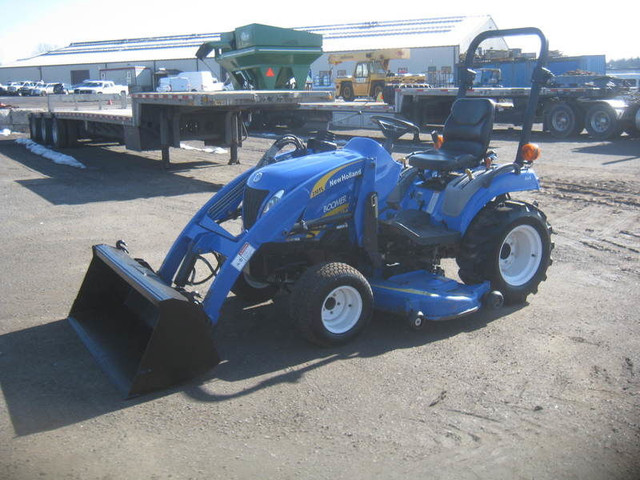 New Holland T1030 Tractor in Farming Equipment in Hamilton