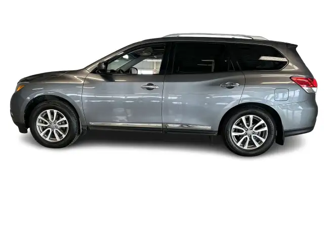 2015 Nissan Pathfinder S, 4X4, Cuir, Nav, Toit, 7 places, Blueto in Cars & Trucks in City of Montréal - Image 9