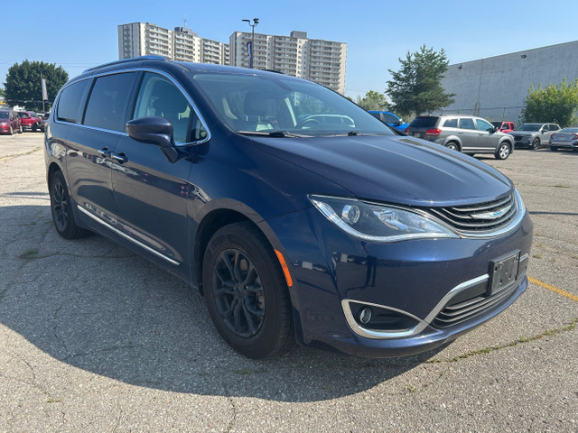 2018 Chrysler Pacifica Hybrid Touring-L Rear DVD | Power Lift... in Cars & Trucks in Kitchener / Waterloo - Image 4
