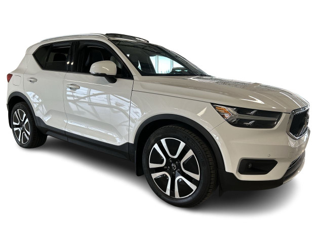 2021 Volvo XC40 Momentum in Cars & Trucks in City of Montréal - Image 2