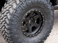Adds: Mopar Xtreme Package Fender Extensions 3.5 Inch Readylift 4 Arm Lift Kit With Falcon Shocks Fa... (image 4)